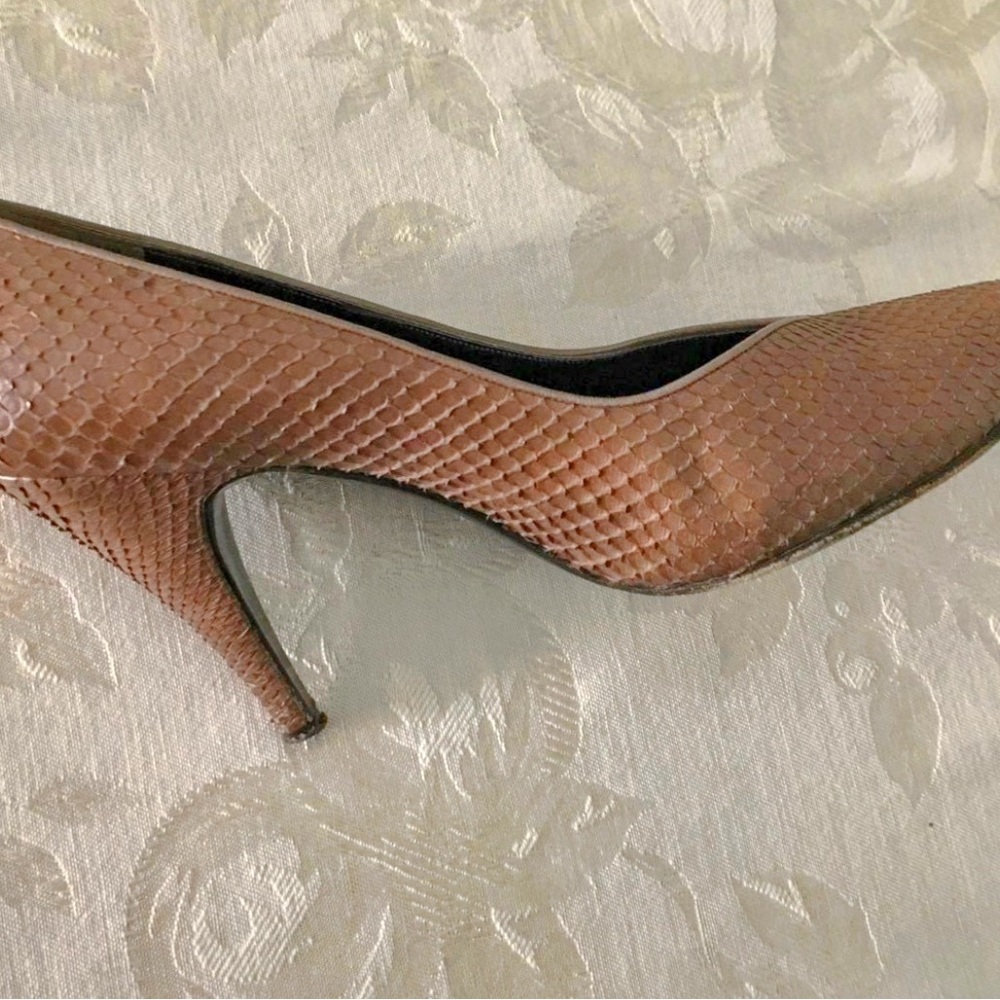 Women’s Valentino Italian Taupe Snake pumps - Picture 2 of 5